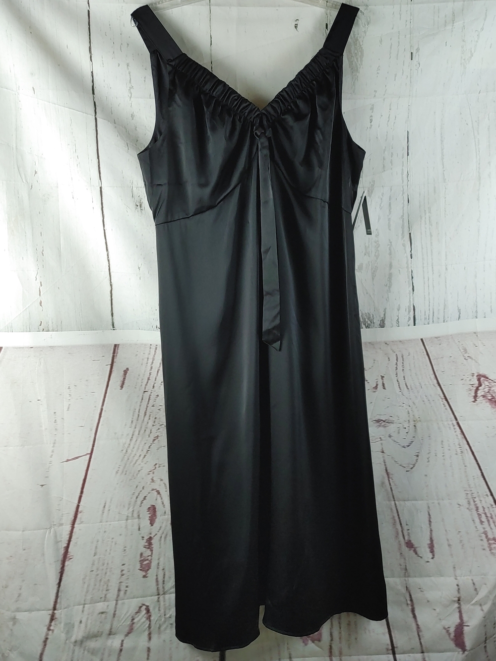 NWT ELOQUII Women’s Size 16 Black Ruched Maxi Dress Sleeveless V Neck Plus